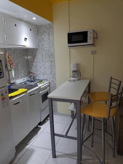 Departamento Centrico Con Balcon -2 Ambientes-mar Del Plata Apartment *